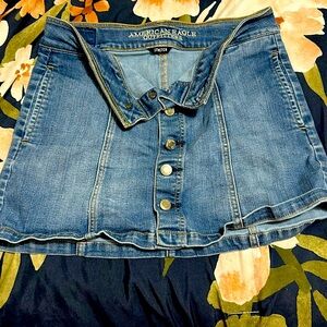 Y2K, American Eagle established 1977 button up skirt